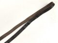 Schnallriemen   geschwärztes Leder Breite knapp 2cm, Gesamtlänge 162cm. Vermutlich keine deutsche Fertigung