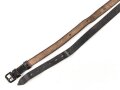 Schnallriemen   geschwärztes Leder Breite knapp 2cm, Gesamtlänge 162cm. Vermutlich keine deutsche Fertigung