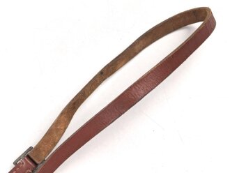 Trageriemen Wehrmacht, ungeschwärztes Leder Breite 1,8cm, Gesamtlänge 109cm