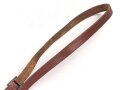 Trageriemen Wehrmacht, ungeschwärztes Leder Breite 1,8cm, Gesamtlänge 109cm