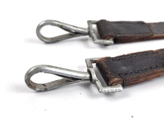 Trageriemen Wehrmacht ?, geschwärztes Leder Breite 2,7cm, Gesamtlänge 100cm