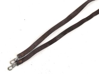 Trageriemen / Fangriemen braunes Leder Breite knapp 1cm, Gesamtlänge 119cm. Zivil ?