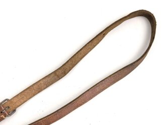 Trageriemen Wehrmacht, ungeschwärztes Leder Breite 1,8cm, Gesamtlänge 120cm