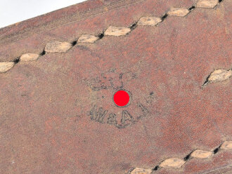 Trage- oder verbindungsriemen Wehrmacht, ungeschwärztes Leder Breite knapp 4cm, Gesamtlänge 72cm