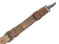 Trage- oder verbindungsriemen Wehrmacht, ungeschwärztes Leder Breite knapp 4cm, Gesamtlänge 72cm