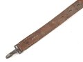Trage- oder verbindungsriemen Wehrmacht, ungeschwärztes Leder Breite knapp 4cm, Gesamtlänge 80cm