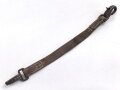 Trage- oder verbindungsriemen Wehrmacht, ungeschwärztes Leder Breite knapp 2,5cm, Gesamtlänge 41cm