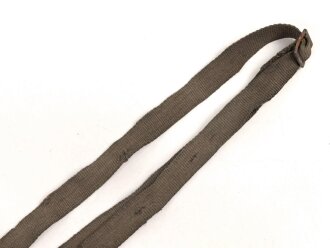 Webleinenriemen aus Wehrmacht Ersatzteilen,  Breite etwa 2cm, Gesamtlänge 110cm