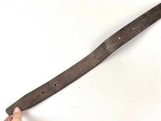 Eindornkoppel geschwärztes Leder. Höhe etwa 3,3cm, Gesamtlänge 120cm