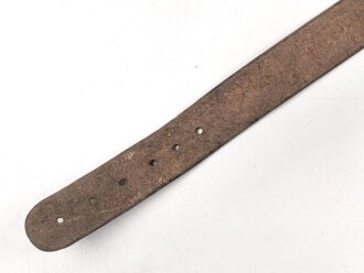 Eindornkoppel dunkelbraunes Leder. Höhe etwa 4,3cm, Gesamtlänge 100cm