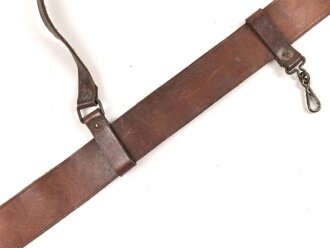 Koppelriemen mit Sturmriemen braunes Leder. Höhe 45mm, Gesamtlänge 100cm