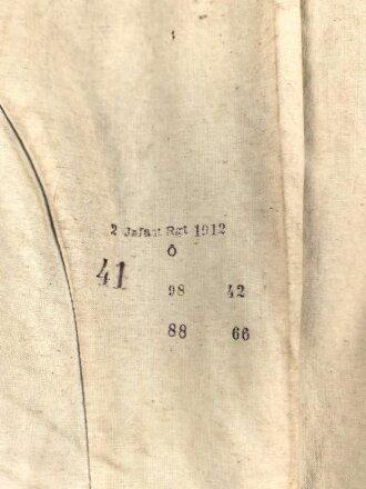 Bayern Waffenrock für einen Angehörigen im königlich Bayerischen 2. Infanterie Regiment „Kronprinz“. München. Ungereinigtes Kammerstück von 1912  mit diversen kleineren Beschädigungen