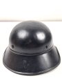 Stahlhelm Luftschutz , neuzeitlich lackiert und mit modernem Innenfutter und Kinnriemen versehen.