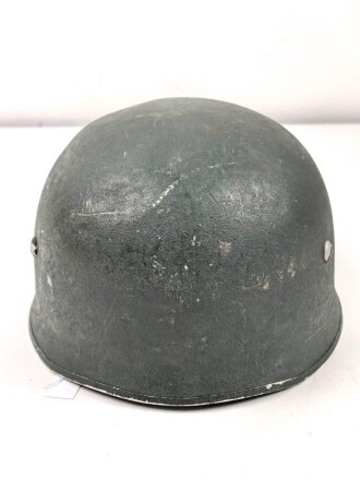 Bundesgrenzschutz, Stahlhelm für Fallschirmtruppe. Sehr guter Zustand, seitlich warum auch immer ein kleines Loch. Kopfgrösse 55