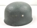 Bundesgrenzschutz, Stahlhelm für Fallschirmtruppe. Sehr guter Zustand, seitlich warum auch immer ein kleines Loch. Kopfgrösse 55