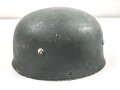 Bundesgrenzschutz, Stahlhelm für Fallschirmtruppe. Sehr guter Zustand, seitlich warum auch immer ein kleines Loch. Kopfgrösse 55