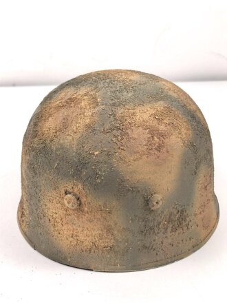 Bundesgrenzschutz, Stahlhelm für Fallschirmtruppe. Neuzeitlich gesandet und lackiert, Kopfgrösse 57
