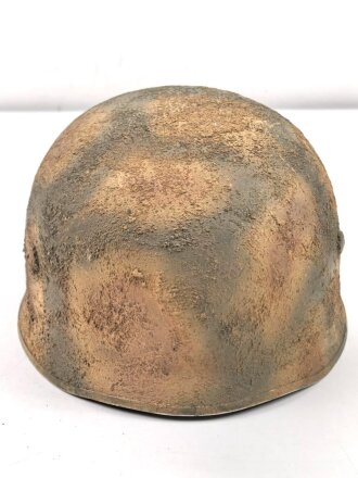 Bundesgrenzschutz, Stahlhelm für Fallschirmtruppe. Neuzeitlich gesandet und lackiert, Kopfgrösse 57