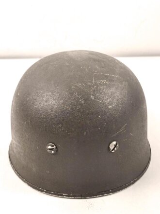Bundeswehr, Stahlhelm für Fallschirmtruppe. Die Glocke Originallack, das Innenfutter entweder eine bastelei oder ein versuch