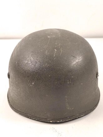 Bundeswehr, Stahlhelm für Fallschirmtruppe. Die Glocke Originallack, das Innenfutter entweder eine bastelei oder ein versuch
