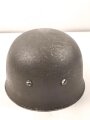 Bundeswehr, Stahlhelm für Fallschirmtruppe. Die Glocke Originallack, das Innenfutter entweder eine bastelei oder ein versuch