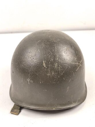 Bundeswehr, Stahlhelm alter Art, Kopfgrösse 55-57, seitliche Delle