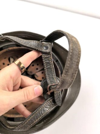 Bundeswehr, Stahlhelm alter Art, Kopfgrösse 55-57, ungereinigtes Stück