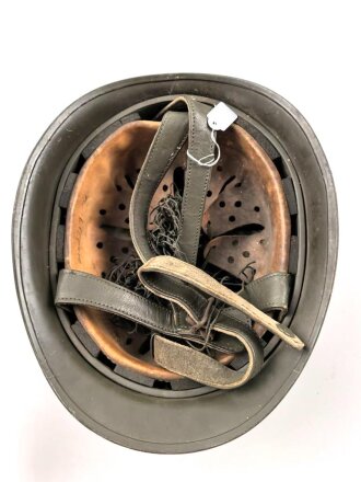 Bundeswehr, Stahlhelm alter Art, Kopfgrösse 55-57, ungereinigtes Stück