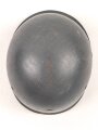 Innenhelm für einen zweiteilgen Stahlhelm nach dem amerikanischen Modell M1. Blauer Originallack, Innenfutter im Bereich des Nacken defekt