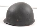 Stahlhelm mit Innenhelm nach dem amerikanischen Modell M1. Originallack, ungereinigtes Stück