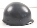 Innenhelm für einen zweiteiligen Stahlhelm nach dem amerikanischen Modell M1. Kunststoff, datiert 1971