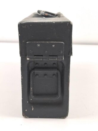 Gurtkasten Wehrmacht aus Aluminium, datiert 1940, neuzeitlich überlackiertes Stück