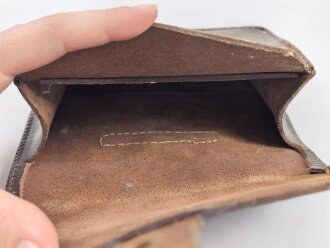 Lederne Patronentasche ? ohne Markierung, Maße etwa 13 x 14 x 4cm