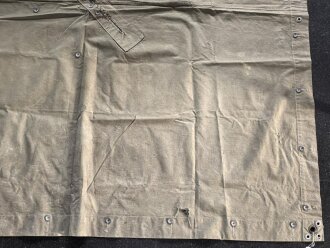 Zeltbahn graugrün, Maße etwa 170 x 170cm.