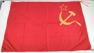 Russland, rote Fahne aus Seide ( Kunstseide ?) Maße etwa 92 x 138cm. gebraucht