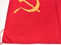 Russland, rote Fahne aus Seide ( Kunstseide ?) Maße etwa 92 x 138cm. gebraucht