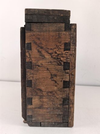 1.Weltkrieg, Transportkasten Holz, sicherlich für Munition. Guter Zustand, Maße etwa 20 x 46 x 40cm