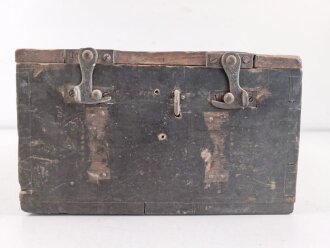 1.Weltkrieg, Transportkasten Holz für Vorratsteile schwere Feldhaubitze 09. Originallack, Maße etwa 24 x 34 x 15cm