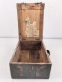 1.Weltkrieg, Transportkasten Holz für Vorratsteile schwere Feldhaubitze 09. Originallack, Maße etwa 24 x 34 x 15cm