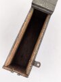 1.Weltkrieg, Patronenkasten für den Gurt zum Maschinengewehr MG08 und 08/15. Zusätzliche Bügel angebracht und überlackiert
