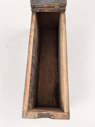 1.Weltkrieg, Patronenkasten für den Gurt zum Maschinengewehr MG08 und 08/15. Metallteile leicht narbig