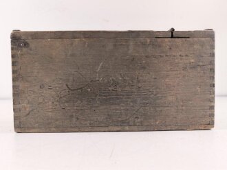 1.Weltkrieg, Patronenkasten für den Gurt zum Maschinengewehr MG08 und 08/15. Metallteile leicht narbig