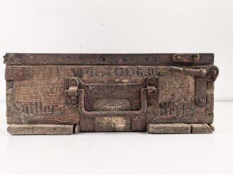 1.Weltkrieg, Kasten Sattler Werkzeug. Gebraucht, ungereinigt, mit Einsätzen. Maße etwa 65 x 40 x 15cm