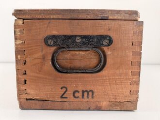 Transportkasten Wehrmacht für 2cm Munition. Innen Packzettel für Gewehr Sprenggranaten von 1944. Maße etwa 67 x 25 x 21cm
