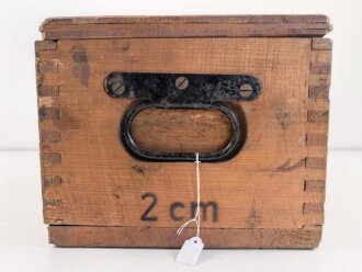 Transportkasten Wehrmacht für 2cm Munition. Innen Packzettel für Gewehr Sprenggranaten von 1944. Maße etwa 67 x 25 x 21cm