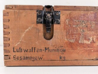 Transportkasten Wehrmacht für 2cm Munition. Innen Packzettel für Gewehr Sprenggranaten von 1944. Maße etwa 67 x 25 x 21cm