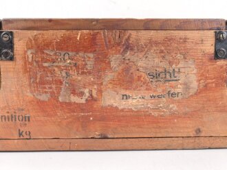 Transportkasten Wehrmacht für 2cm Munition. Innen Packzettel für Gewehr Sprenggranaten von 1944. Maße etwa 67 x 25 x 21cm