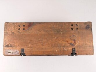 Transportkasten Wehrmacht für 2cm Munition. Innen Packzettel für Gewehr Sprenggranaten von 1944. Maße etwa 67 x 25 x 21cm