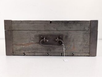 1.Weltkrieg, Transportkasten zum Heeres Sauerstoff Schutzgerät. Originallack, Maße etwa 47 x 72 x 18 cm