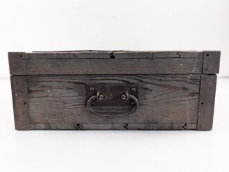 1.Weltkrieg, Transportkasten zum Heeres Sauerstoff Schutzgerät. Originallack, Maße etwa 47 x 72 x 18 cm